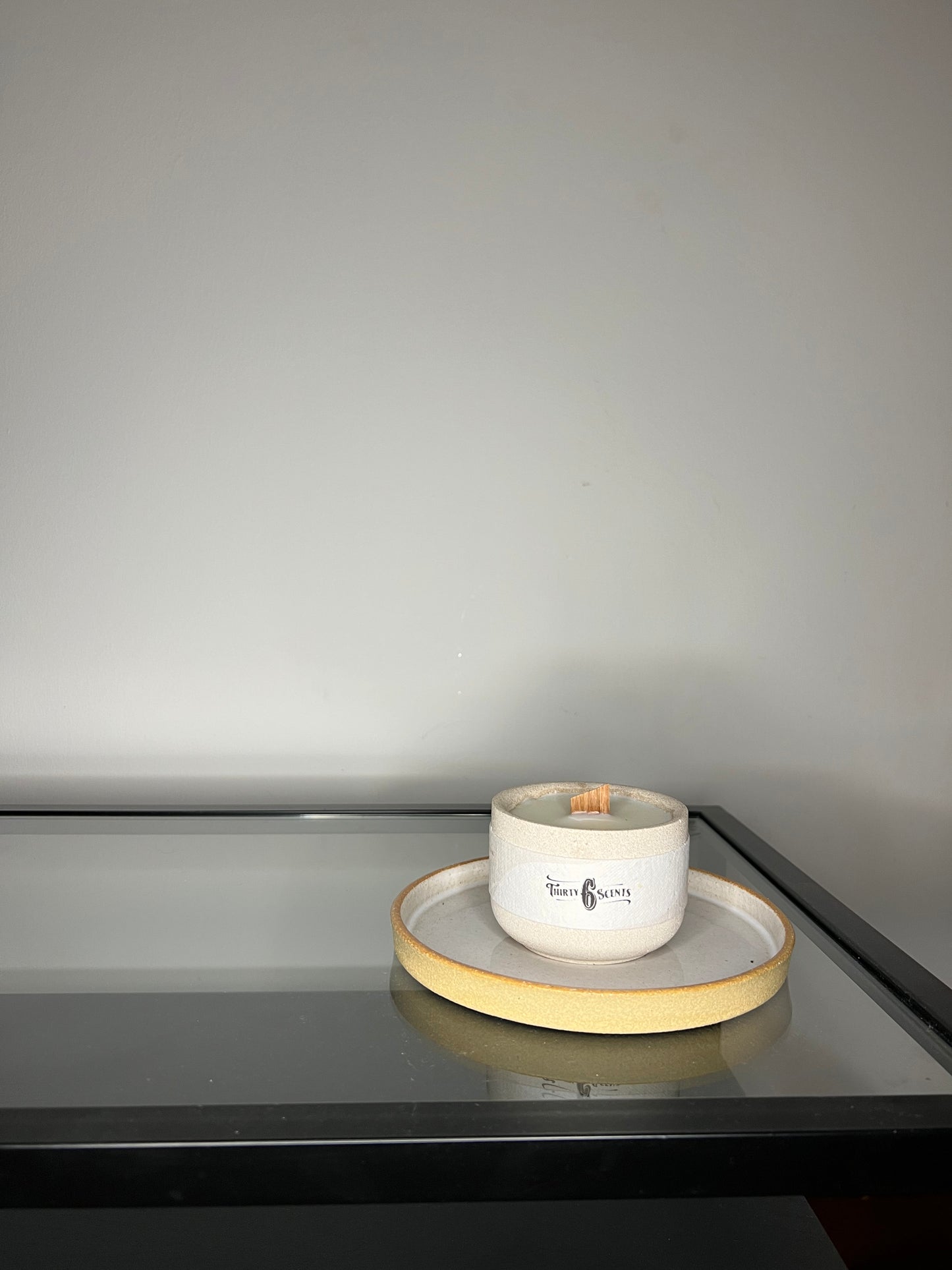 The Medium Candle (220ml)